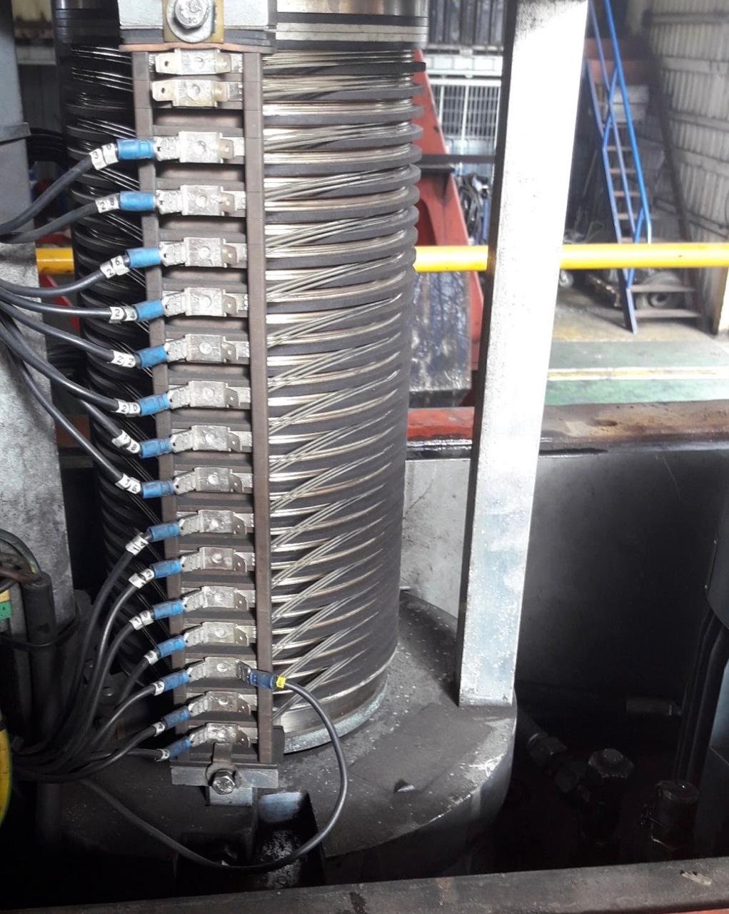 Trabajo de mantenimiento de gruas EMEG